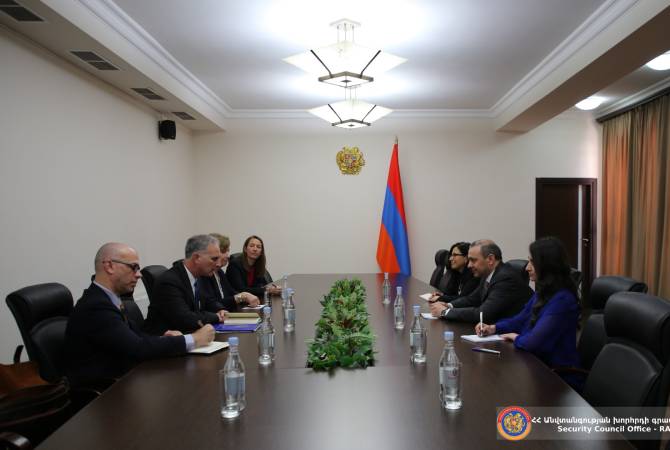 Armenia top security official meets with U.S. co-chair of OSCE Minsk Group