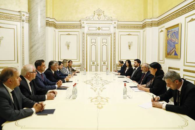 Премьер-министр Пашинян принял парламентскую делегацию Аргентины