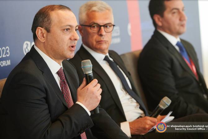 Secretary of Security Council of Armenia urges Hikmet Hajiyev to refrain from maximalist 
aspirations