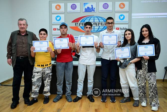  Выпускники фотошколы «Арменпресс» получили сертификаты об окончании школы 