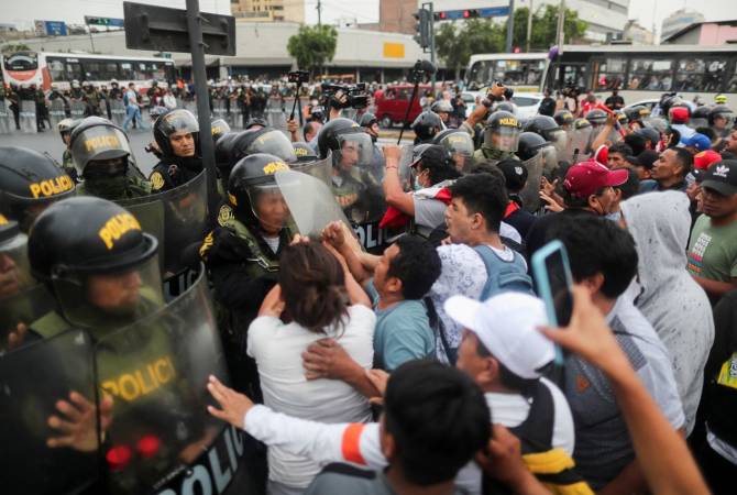 В Перу продлен режим чрезвычайного положения из-за протестов на юге страны