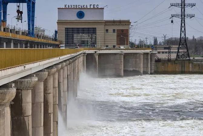 Из-за повреждений на Каховской ГЭС на Запорожской АЭС снизился уровень воды в 
охлаждающем бассейне: Рафаэль Гросси