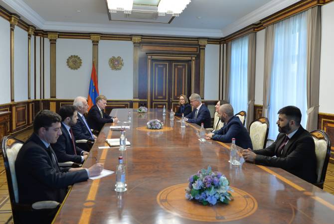 Президент Армении принял делегацию во главе с членом совета директоров Фонда 
Фридриха Науманна за Свободу