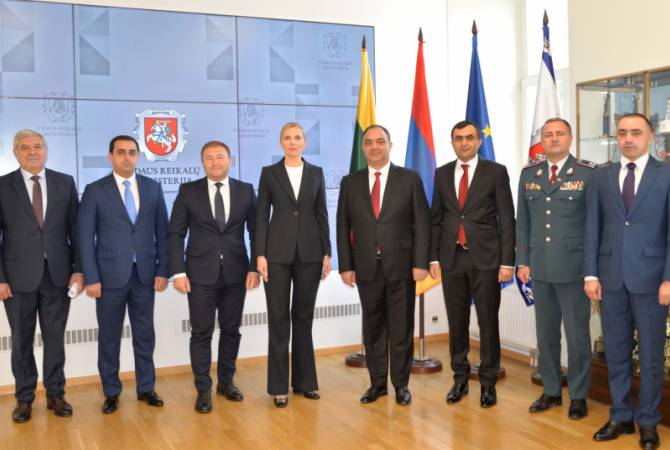 Les ministres de l'Intérieur arménien et lituanien discutent des domaines de coopération 
possibles