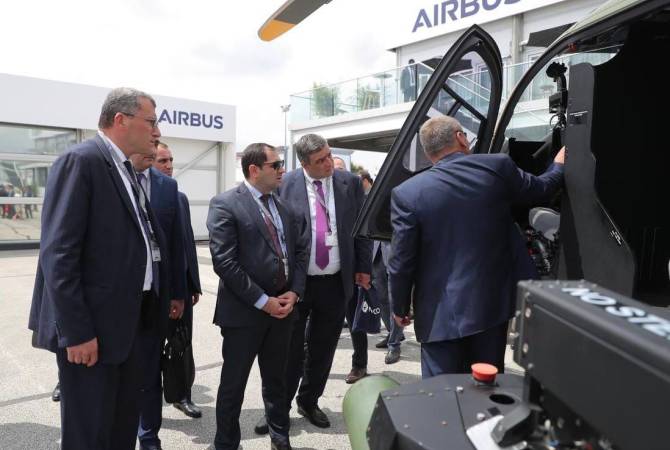 Министр обороны Армении принял участие в церемонии открытия «Парижской 
авиационной выставки»