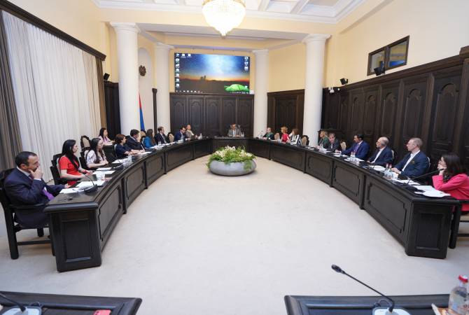  Состоялась третья встреча серии политических диалогов платформы “Зеленая 
Армения” 