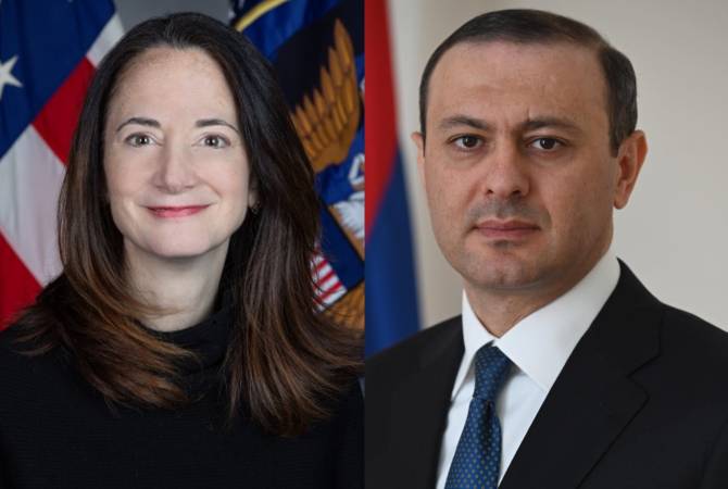  Секретарь Совета безопасности Армении встретился с директором Национальной 
разведки США 