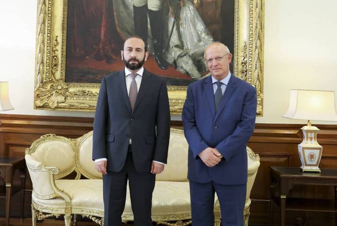 Глава МИД Армении провел встречу с председателем Ассамблеи Португалии 