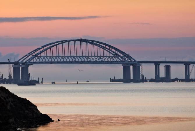 ՌԴ-ում հայտնել են, որ Ղրիմի կամուրջը պայթեցրել են ուկրաինական վերջրյա 
ԱԹՍ-ները, Զախարովան մեկնաբանել է միջադեպը
