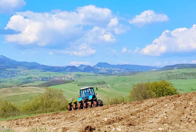 L'Azerbaïdjan a tiré sur des personnes effectuant des travaux agricoles à quatre reprises 
au cours de la semaine

