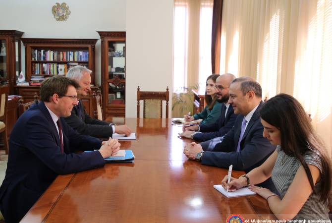  Секретарь Совета безопасности Армении принял политического директора МИД ФРГ 