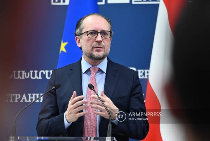 Le ministre autrichien des Affaires étrangères appelle à la levée du blocus du corridor de 
Latchine


