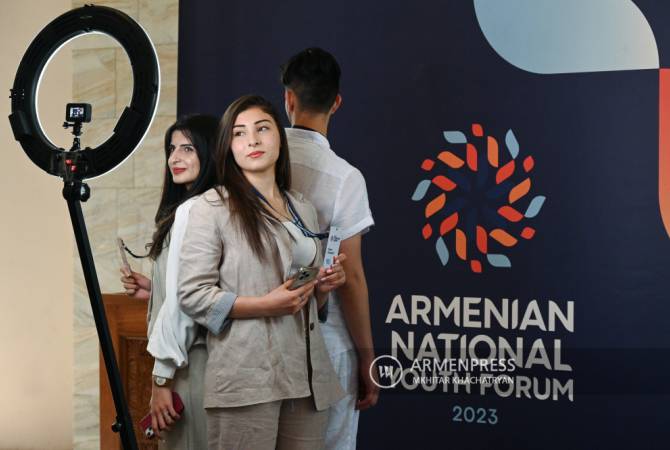 600 սփյուռքահայ երիտասարդներ ավելի քան 50 երկրներից Հայաստանում են. 
մեկնարկել է Ազգային երիտասարդական համաժողովը