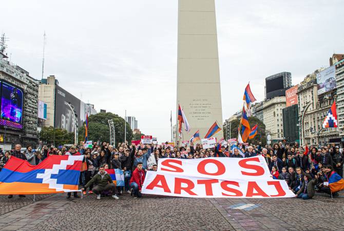 مظاهرة تدين الأعمال الأذربيجانية ضد آرتساخ- ناغورنو كاراباغ في بوينس آيرس