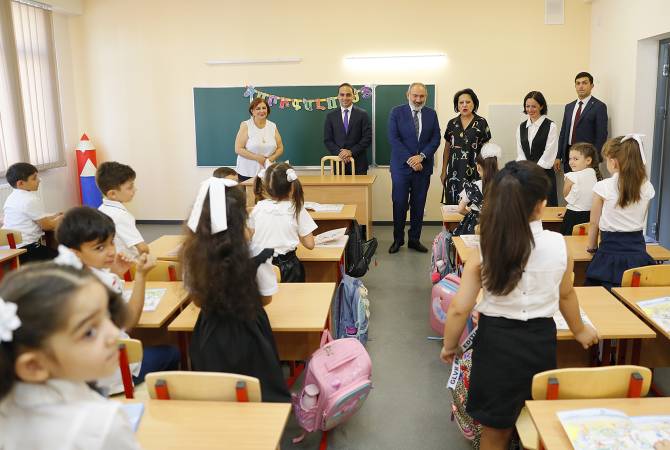  Премьер-министр посетил вновь построенные школы в Ереване и областях 