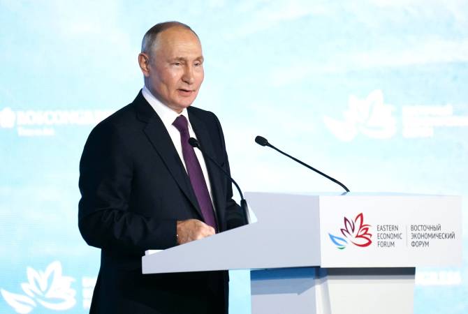 Для начала диалога Украина должна отменить указ о запрете переговоров с РФ: 
Владимир Путин