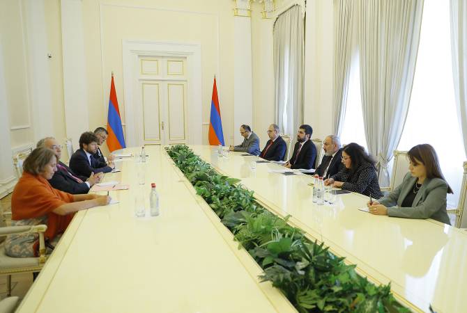 Ermenistan Başbakanı, Fransız Ulusal Meclisi Dışişleri Komitesi Başkanı ile görüştü
