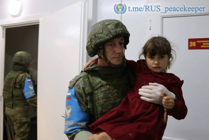 Российские миротворцы в Арцахе эвакуировали более 2 000 мирных жителей: более 
половины из них - дети