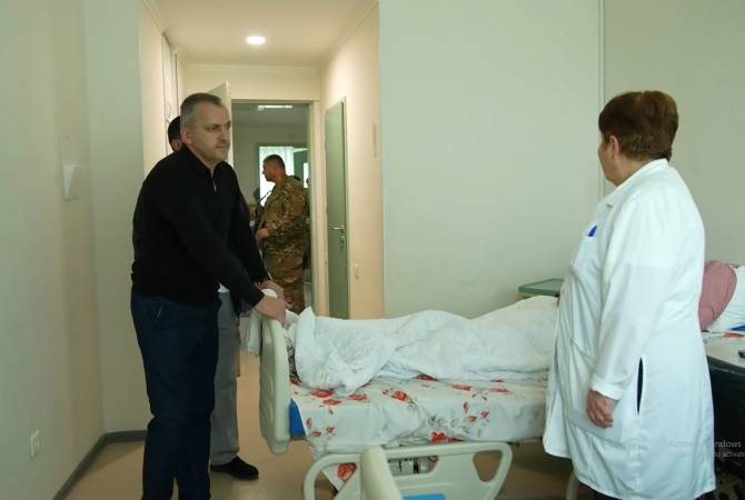  Президент Арцаха посетил раненых и получающих лечение граждан 