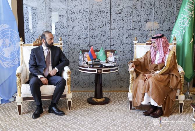 Министр ИД Армении в Нью-Йорке встретился с министром ИД Саудовской Аравии 