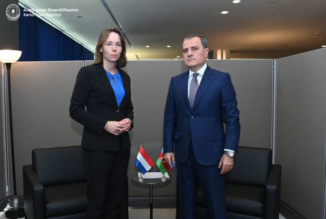 Canciller de los Países Bajos habló con Bayramov y pidió garantizar los derechos y 
seguridad de los armenios de Artsaj
