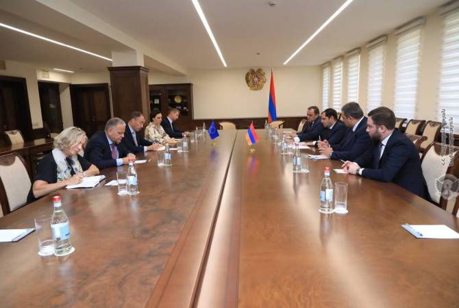 Armenian Defense Minister, EU special representative Toivo Klaar discuss regional security 