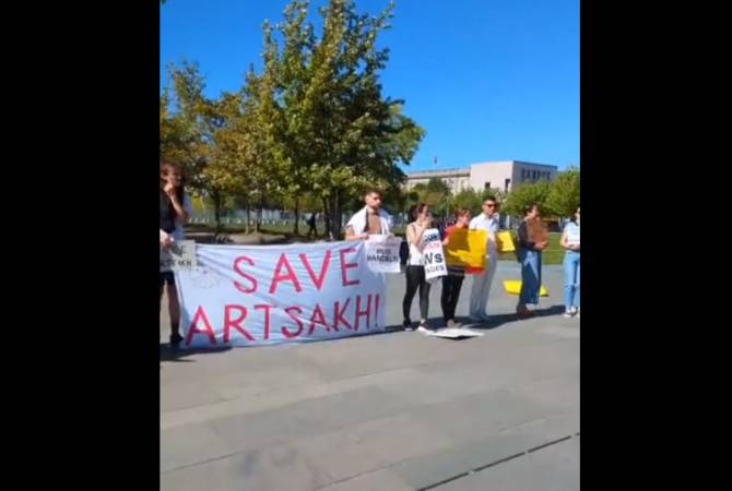  В Берлине прошла акцию протеста с требованием к правительству прекратить 
геноцид армян НК  
