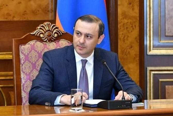 Секретарь СБ Армении отправится в Брюссель для подготовки пятисторонней 
встречи в Гранаде (дополнение)