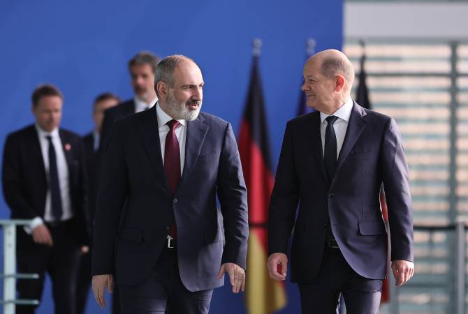 رئيس الوزراء باشينيان يهنئ المستشار الألماني أولاف شولتس بمناسبة يوم الوحدة للبلاد ويدعوه 
لزيارة أرمينيا