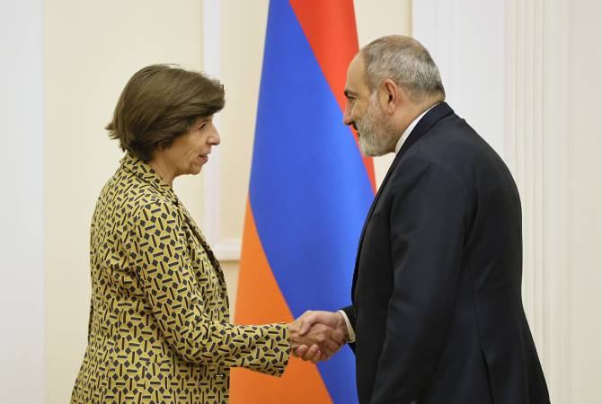 Le Premier ministre Pashinyan a reçu Catherine Colonna, ministre de l'Europe et des 
Affaires étrangères de la République