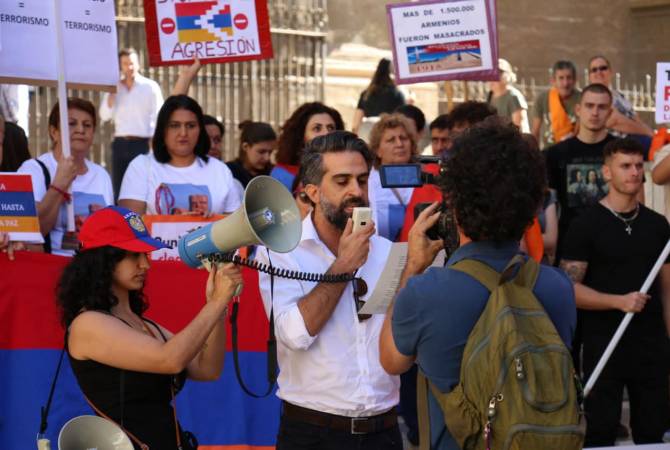 Իսպանիայի Գրանադա քաղաքում բողոքի ցույց է կազմակերպվել՝ ի աջակցություն 
Լեռնային Ղարաբաղի
