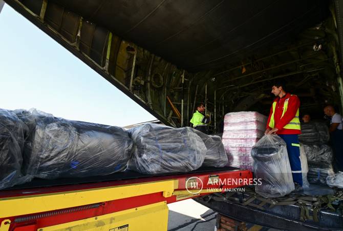 Румыния отправила в Армению два самолета с гуманитарной помощью 