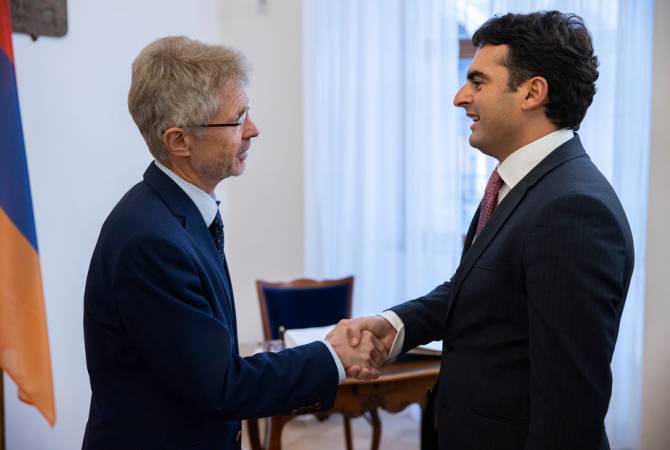 Le Vice-président de l'Assemblée nationale d'Arménie Hakob Arshakyan est à Prague pour 
une visite de travail 