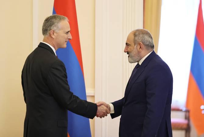Le Premier ministre Pashinyan a reçu Louis Bono

