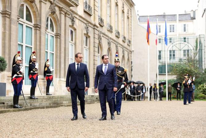 Ermenistan ve Fransa Savunma Bakanları, ikili işbirliği konusundaki belgeleri imzaladılar