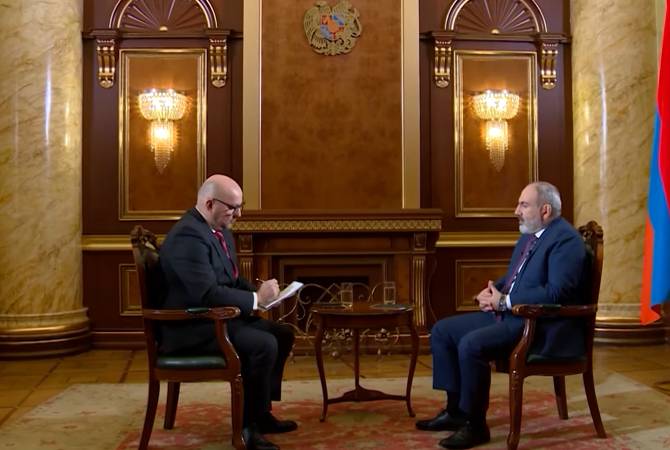 Pashinyan souligne l'importance de réaffirmer les accords précédents concernant le traité 
de paix  