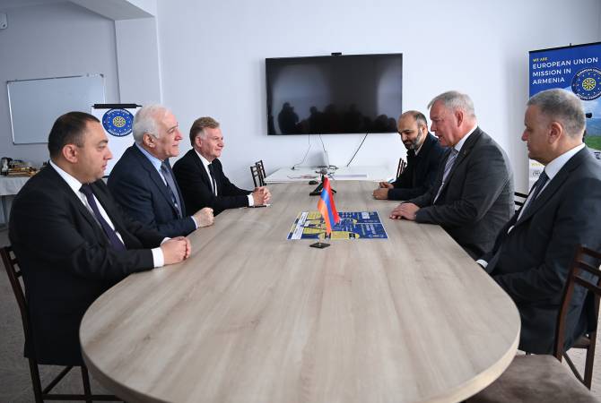  Президент Армении посетил открывшийся в Ехегнадзоре головной офис 
гражданской наблюдательной миссии ЕС 