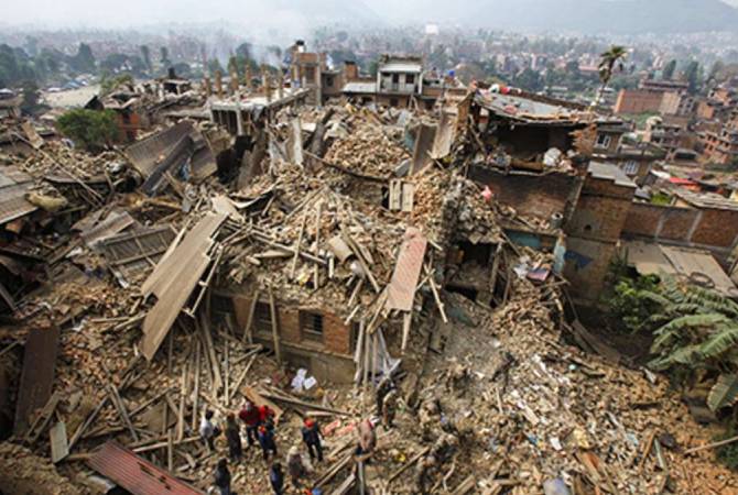 Число жертв землетрясения в Непале достигло 128 человек 