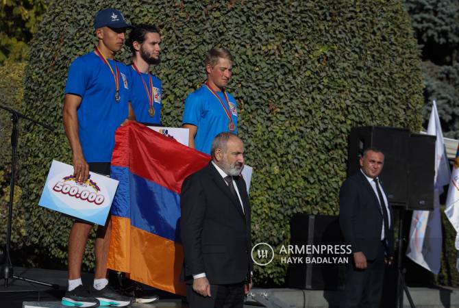 Nikol Pashinyan a assisté à la cérémonie de remise des prix aux vainqueurs du tournoi de 
la Coupe du Premier ministre  