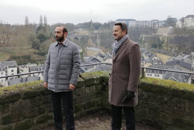  Арарат Мирзоян поздравил Ксавье Беттеля с вступлением на пост министра ИД 
Люксембурга 