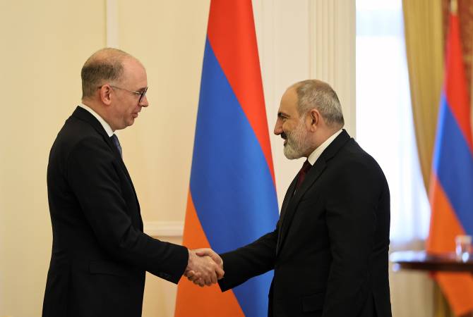 Премьер-министр Пашинян принял парламентского статс-секретаря при 
министерстве экономического сотрудничества и развития 