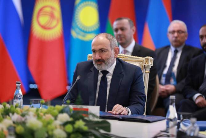 Le Kremlin attend la participation de M. Pashinyan aux prochains sommets de la CEI et de 
l'UEE 

