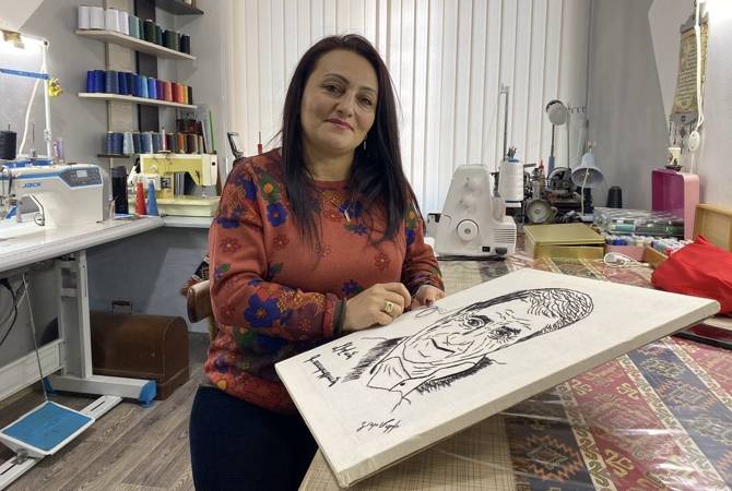 Гюмрийская мастерица создает вышитые портреты известных армян