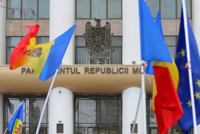 В Молдове группа депутатов подписала вотум недоверия правительству