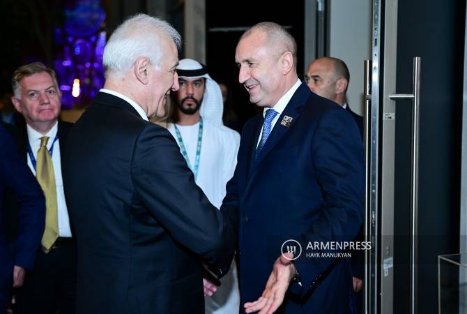 Armenian and Bulgarian Presidents have a short private conversation