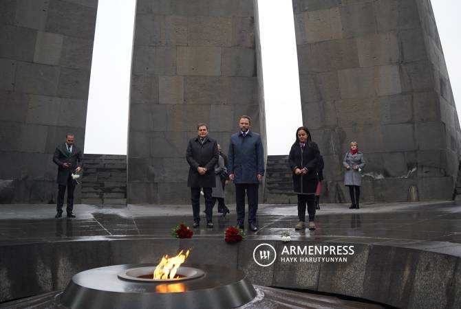 Canciller de Estonia promete iniciar el proceso de reconocimiento del Genocidio Armenio

