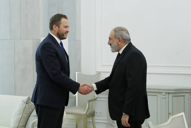 رئيس الوزراء الأرميني نيكول باشينيان يستقبل وفد وزير الخارجية الإستوني مارغوس تساهكنا 
وبحث عدة قضايا