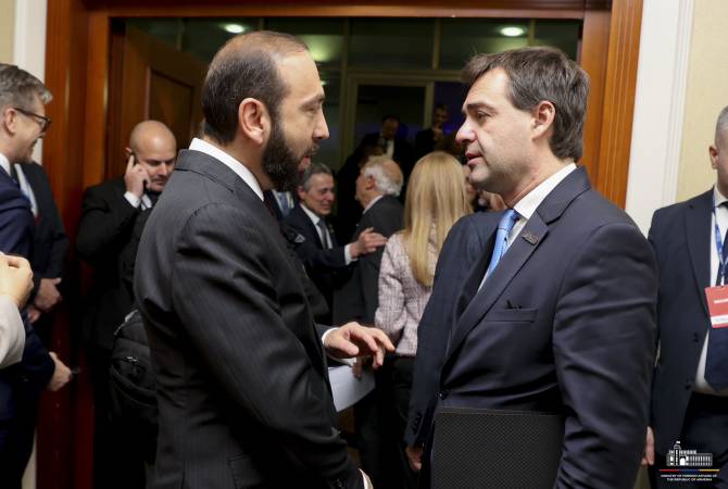 وزير خارجية أرمينيا يهنّئ وزراء خارجية جورجيا وأوكرانيا ومولدوفا للقرارات المتخذة من قبل الاتحاد 
الأوروبي