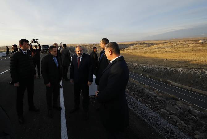 Премьер-министр Пашинян ознакомился с ходом строительства участка дороги 
Аштарак-Талин проекта “Север-Юг”