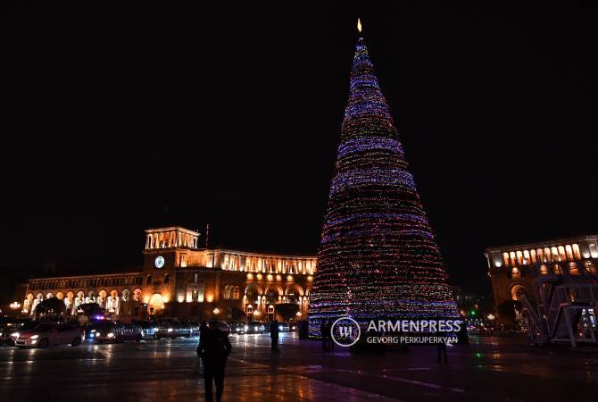  Огни главной елки на площади Республики будут зажжены 19 декабря 